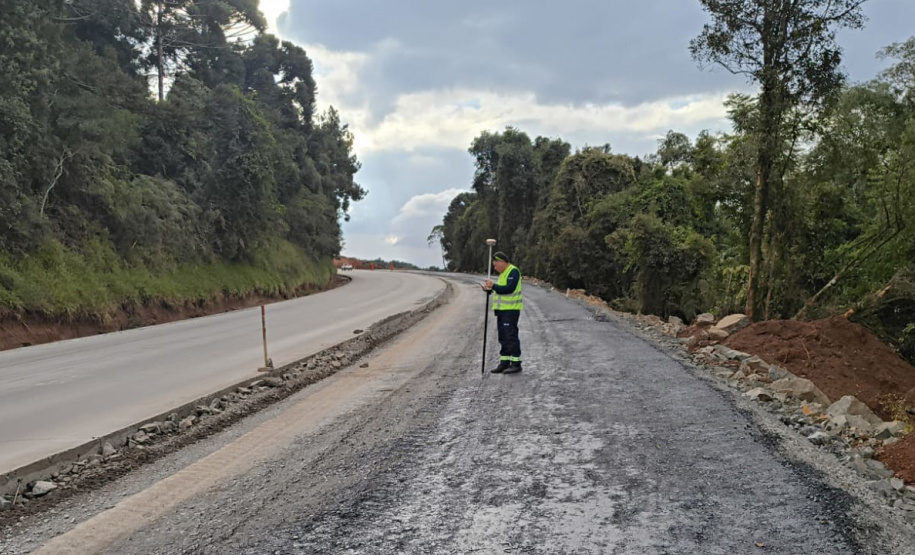 Obra de whitetopping da PR-460 e PRC-487 entre Pitanga e Nova Tebas