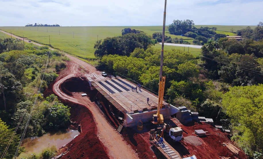 Pavimentação da PR-574 e PR-575 entre Palmitópolis, Nova Aurora e Tupãssi