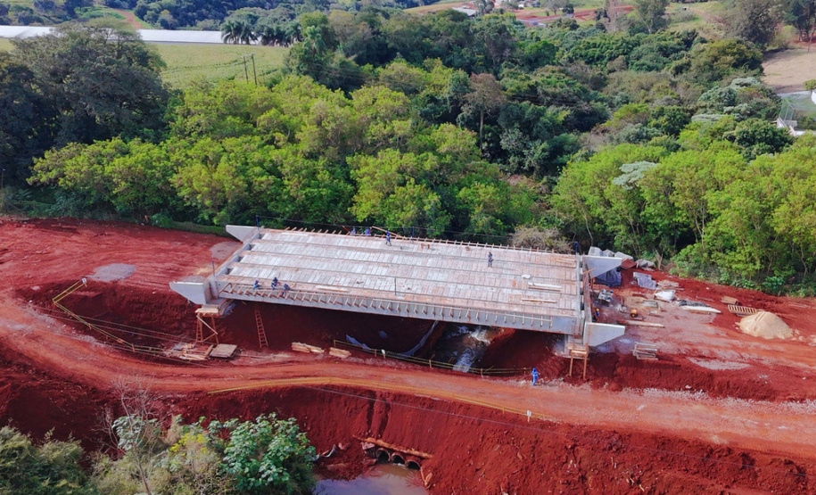 Pavimentação da PR-574 e PR-575 entre Palmitópolis, Nova Aurora e Tupãssi