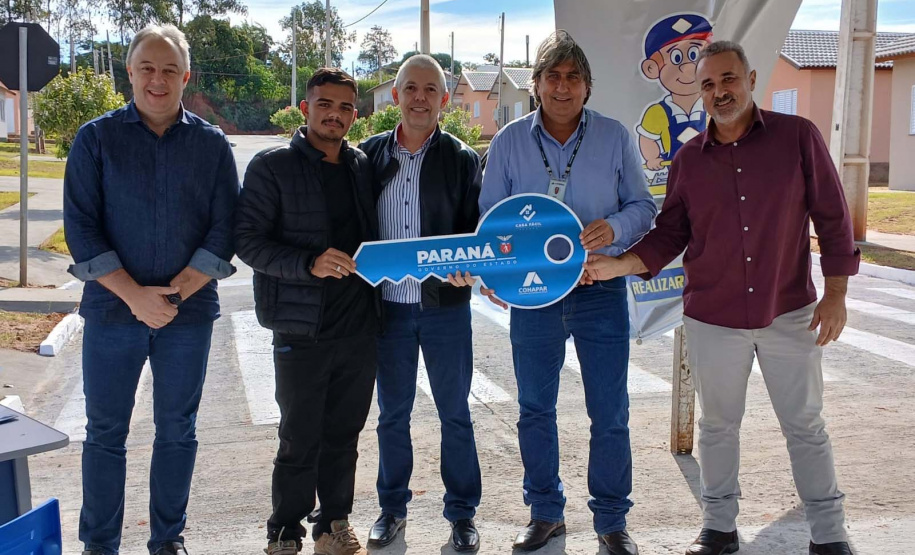 COHAPAR enviou-lhe arquivos "COHAPAR - Entrega Resid. Fênix em Tapira"