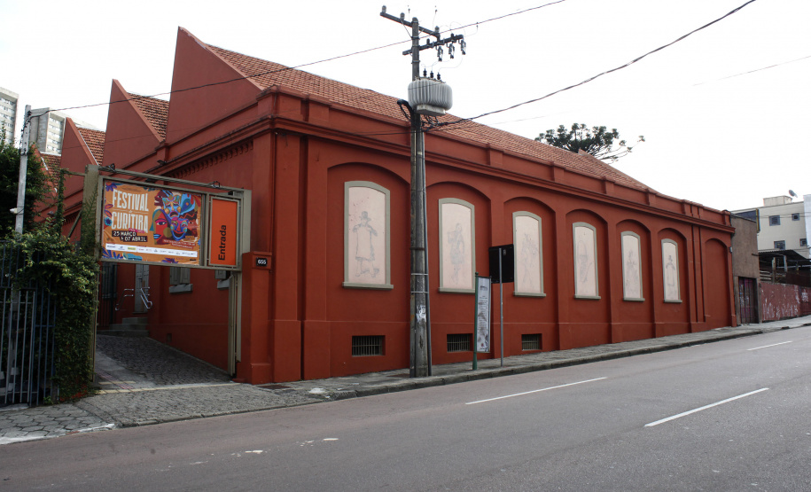 Teatro José Maria Santos comemora 28 anos e ganha documentário sobre sua história