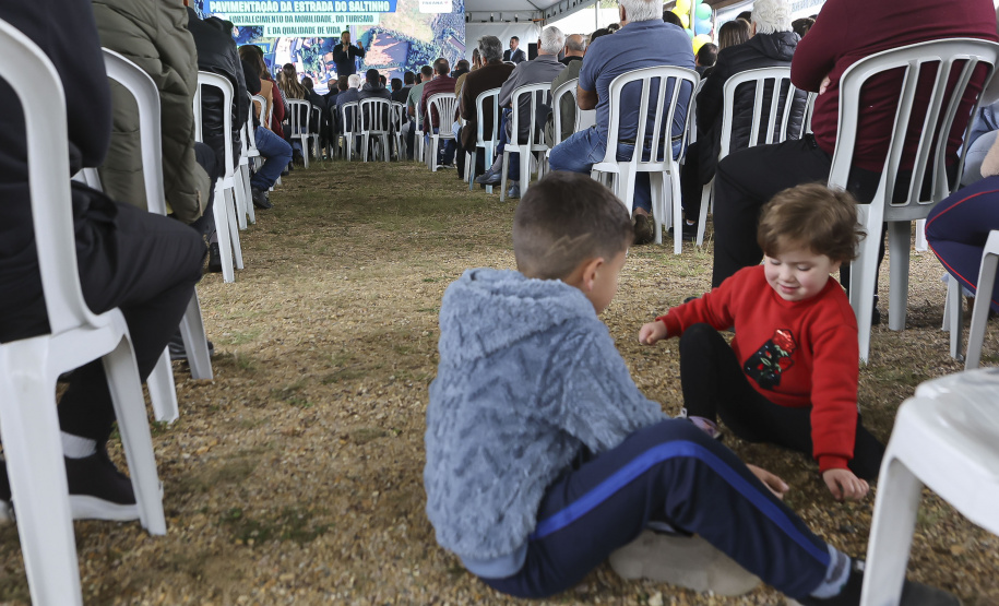 Ratinho Junior libera R$ 90,7 milhões para pavimentação de estrada turística e outras obras em Tijucas do Sul