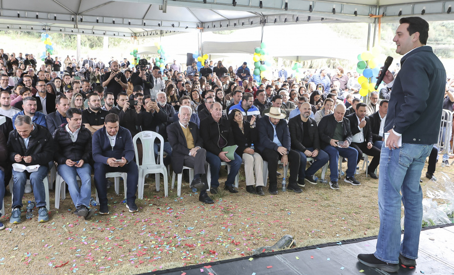 Ratinho Junior libera R$ 90,7 milhões para pavimentação de estrada turística e outras obras em Tijucas do Sul