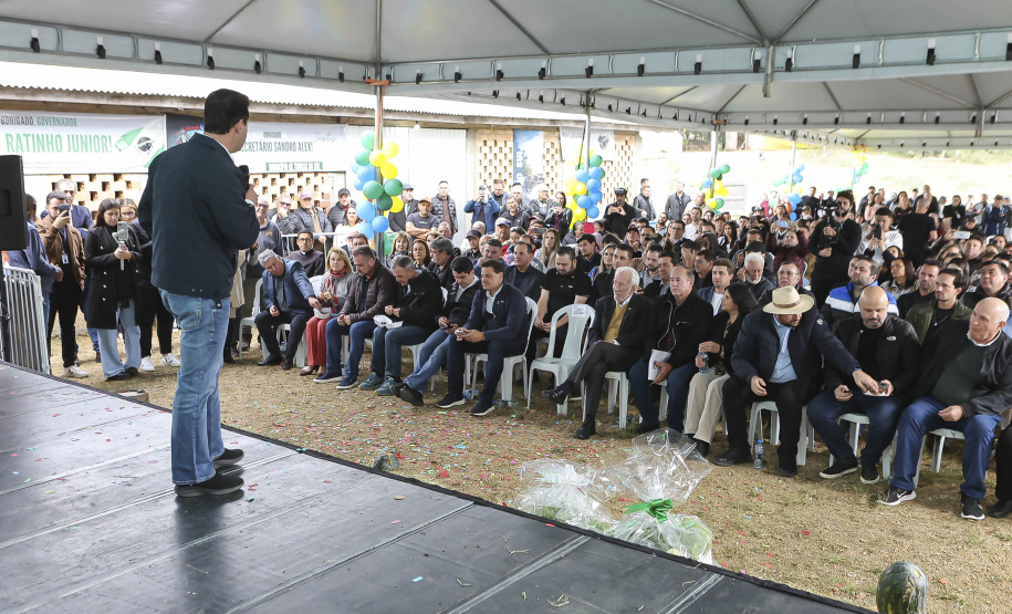 Ratinho Junior libera R$ 90,7 milhões para pavimentação de estrada turística e outras obras em Tijucas do Sul