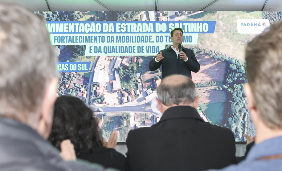 Ratinho Junior libera R$ 90,7 milhões para pavimentação de estrada turística e outras obras em Tijucas do Sul