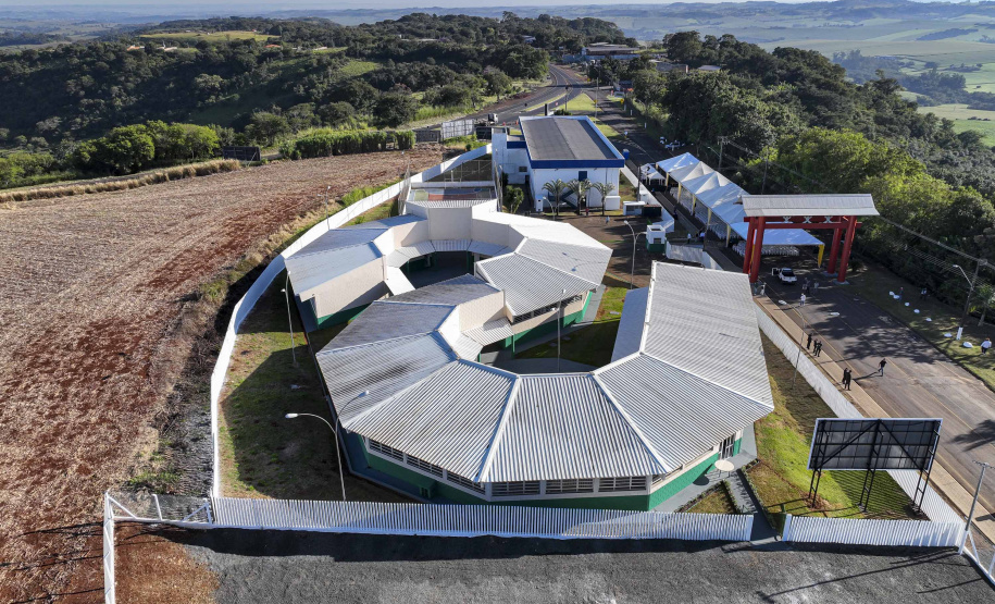 Governador Ratinho Junior inaugura Escritório de Extensão da UEL em Assaí