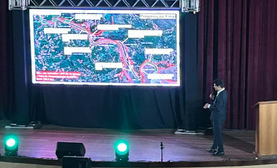 LEGENDA: Governo do Estado apresentou na noite de quinta-feira (11) o anteprojeto de engenharia com as obras necessárias para minimizar os efeitos das cheias do Rio Iguaçu.