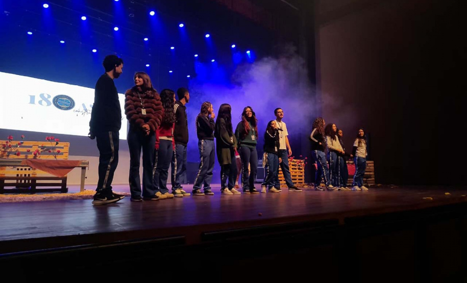Colégio Estadual do Paraná celebra 180 anos com espetáculo no Teatro Guaíra
