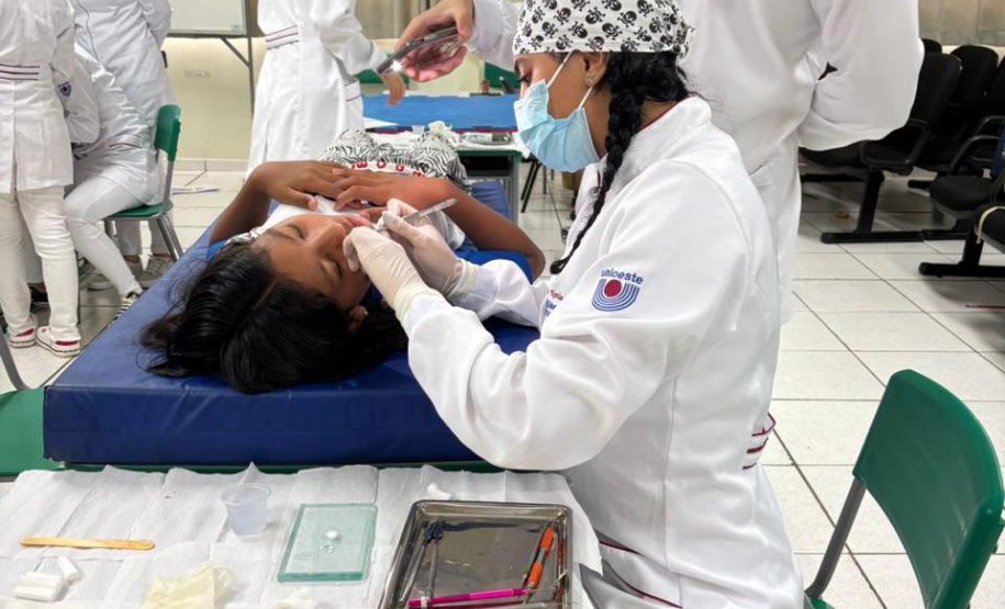 SETI - Universidades Estaduais do Paraná oferecem atendimento odontológico gratuito para bebês e crianças