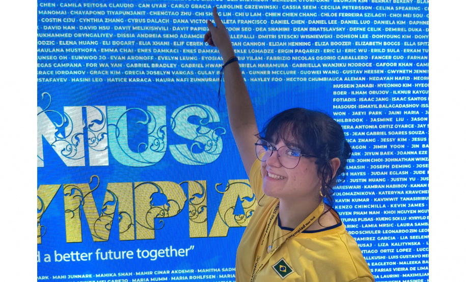 Estudante do Paraná retorna de evento internacional com menção honrosa na categoria de ciências