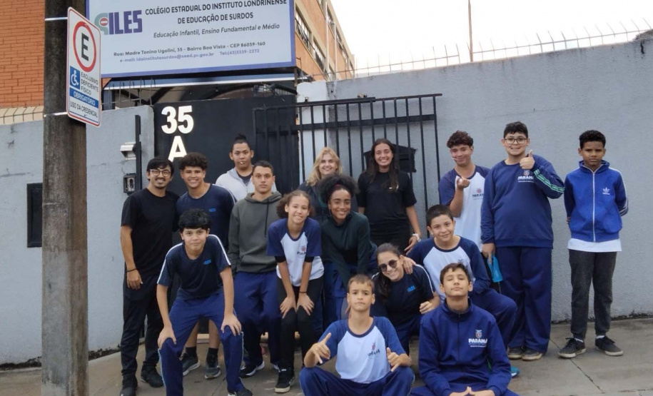 Estudantes Surdos transformam óleo usado em pesquisa científica no Paraná