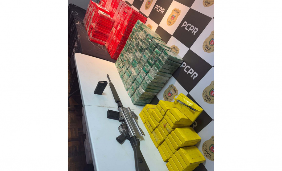 PCPR intercepta carga de drogas e arsenal de armas avaliadas em R$ 22 milhões em Campo Largo