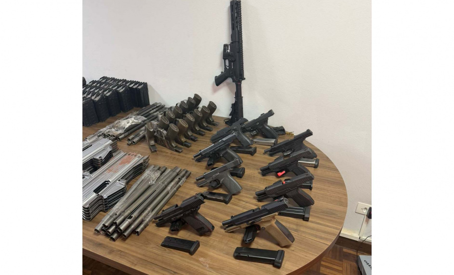 PCPR intercepta carga de drogas e arsenal de armas avaliadas em R$ 22 milhões em Campo Largo