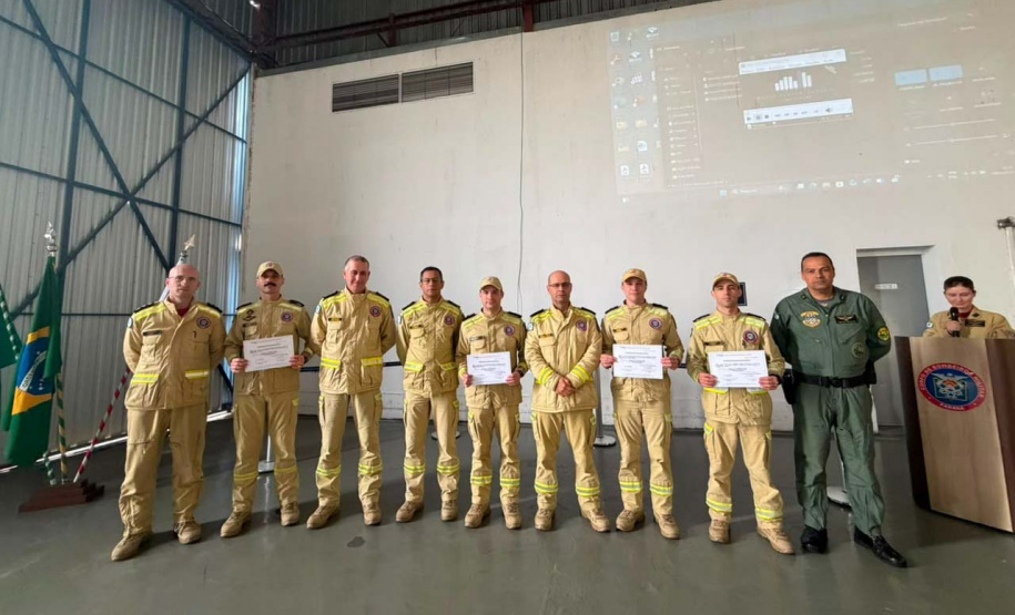 Bombeiros do Paraná consolidam atuação aérea com formação de novos pilotos do GRAER
