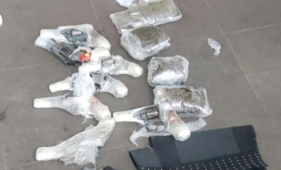 Polícia Civil do Paraná apreende armas e haxixe na Rodoviária de Curitiba