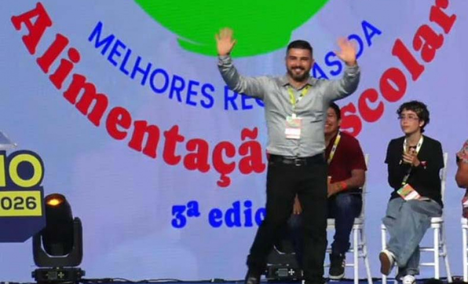 Merendeiro premiado nacionalmente é recebido pelo secretário da Educação