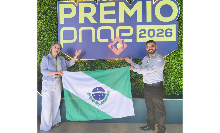 Merendeiro premiado nacionalmente é recebido pelo secretário da Educação