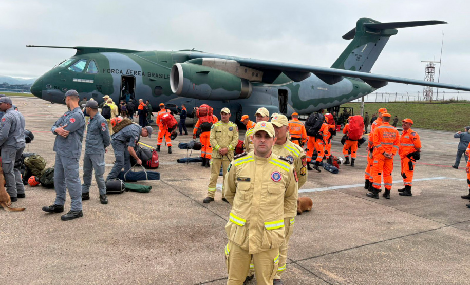 Bombeiros paranaenses já estão a caminho da Venezuela com equipe de busca e resgate brasileira