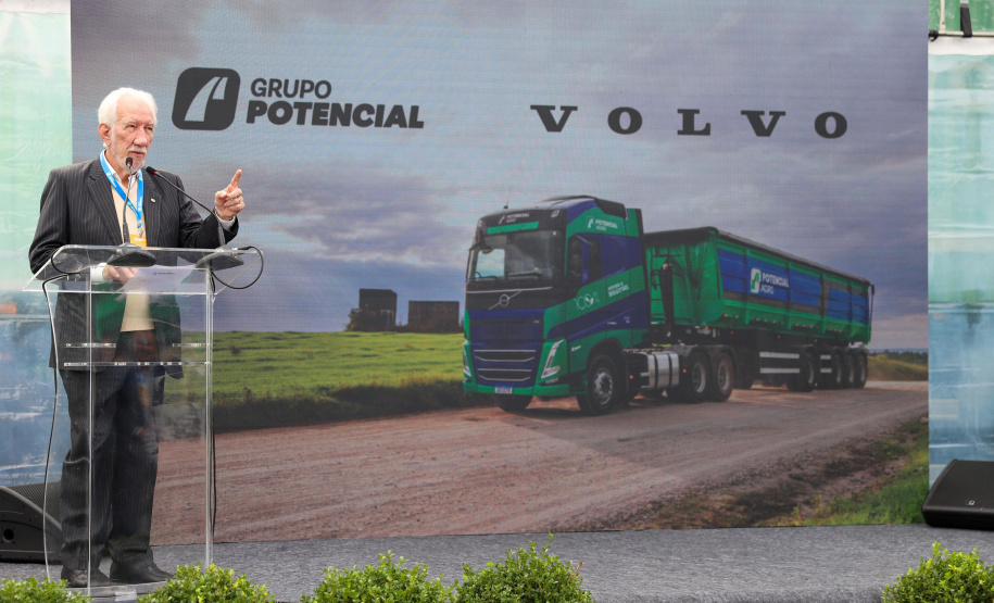 ENTREGA CAMINHÕES VOLVO