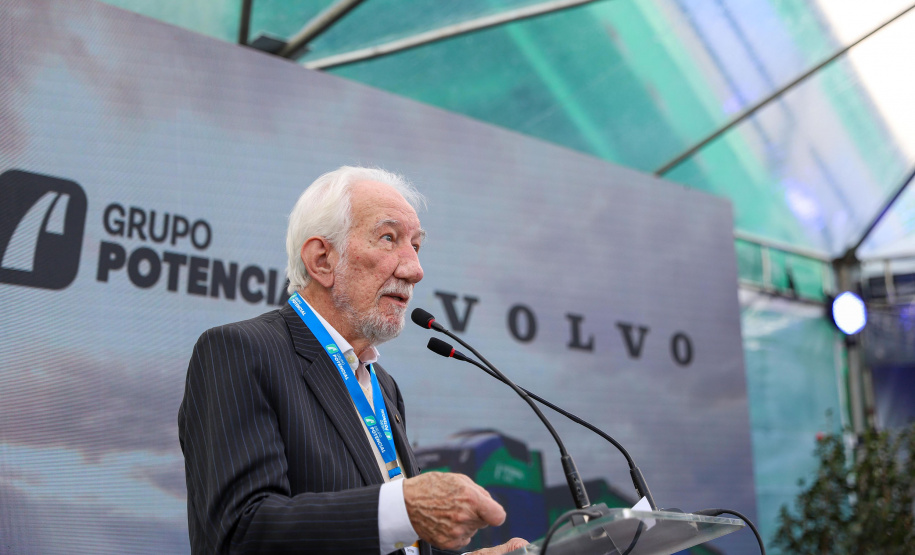 ENTREGA CAMINHÕES VOLVO
