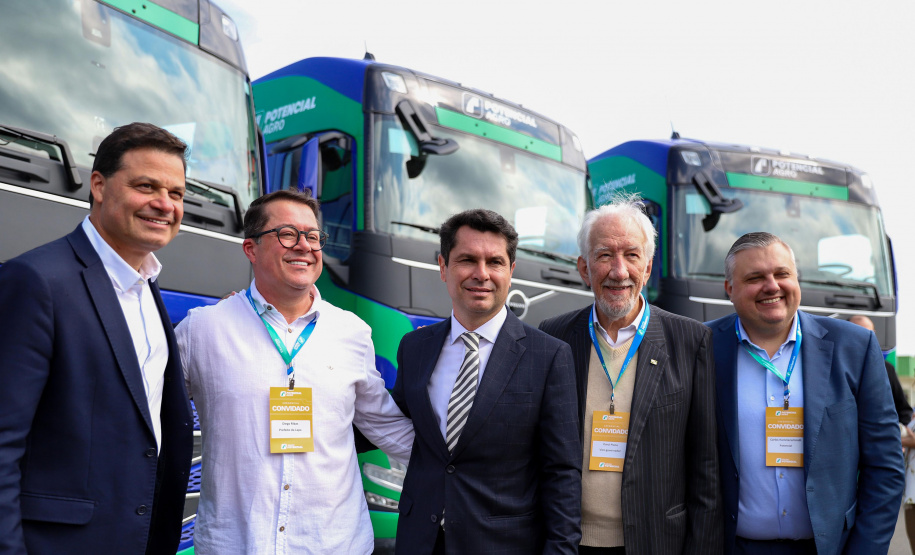 ENTREGA CAMINHÕES VOLVO