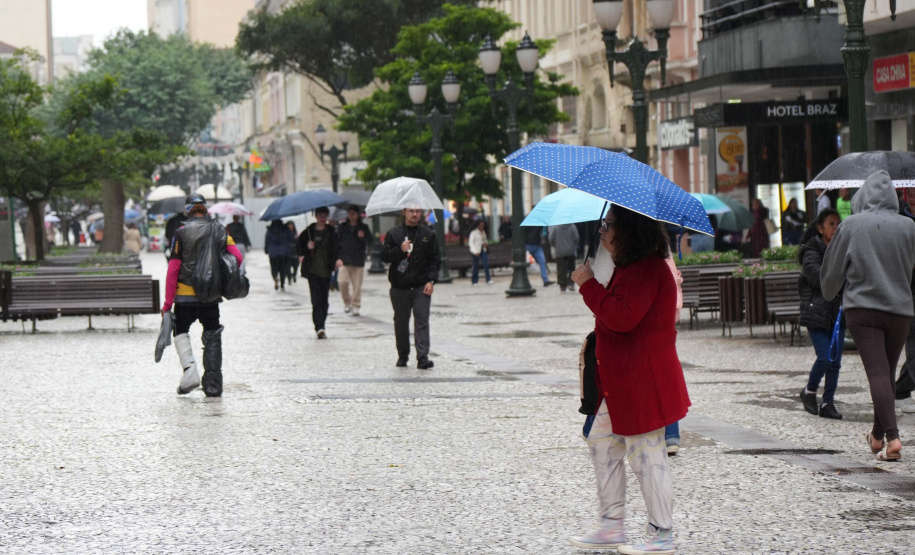 FRENTE FRIA DO RIO GRANDE DO SUL CHEGA AO PARANÁ NESTA SEMANA, PREVÊ SIMEPAR