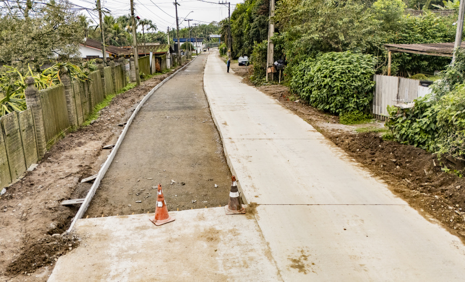 Obras de pavimentação em concreto em Antonina ultrapassam 90% de execução