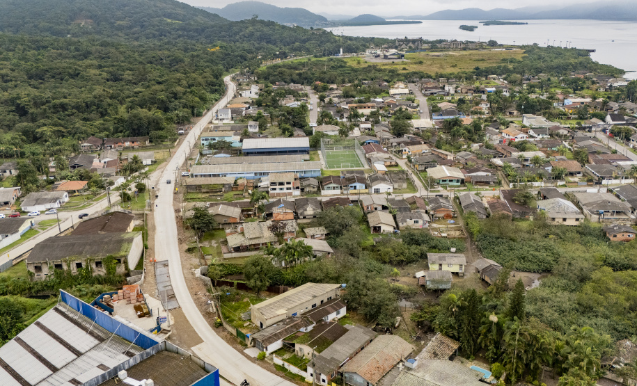 Obras de pavimentação em concreto em Antonina ultrapassam 90% de execução