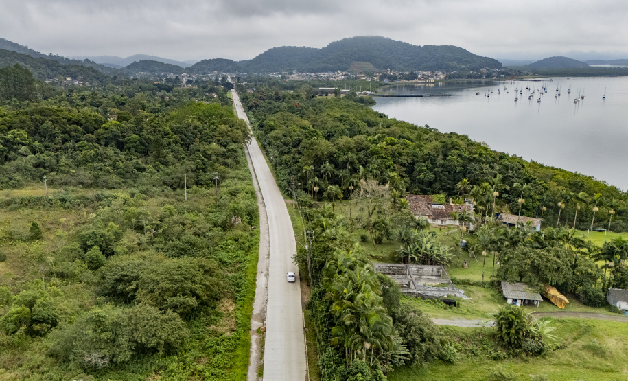 Obras de pavimentação em concreto em Antonina ultrapassam 90% de execução