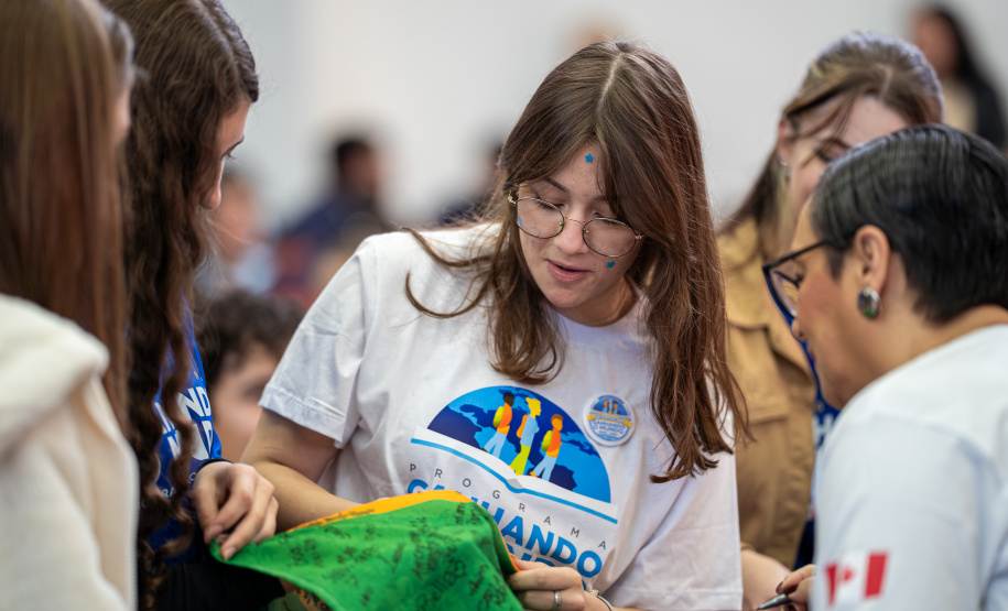 Evento reúne antigos e futuros intercambistas do Ganhando o Mundo em Ponta Grossa