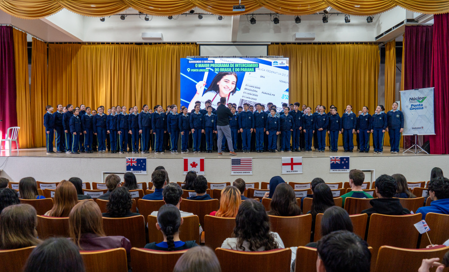 Evento reúne antigos e futuros intercambistas do Ganhando o Mundo em Ponta Grossa