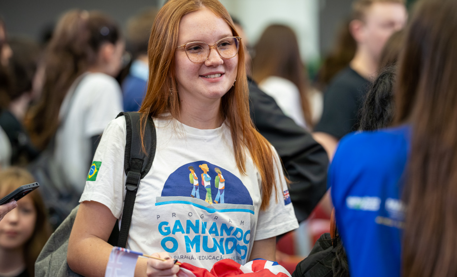 Evento reúne antigos e futuros intercambistas do Ganhando o Mundo em Ponta Grossa