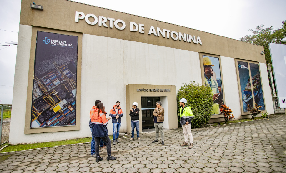 Obras de pavimentação em concreto em Antonina ultrapassam 90% de execução
