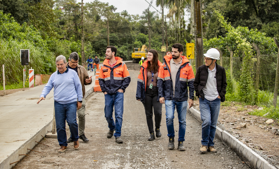 Obras de pavimentação em concreto em Antonina ultrapassam 90% de execução