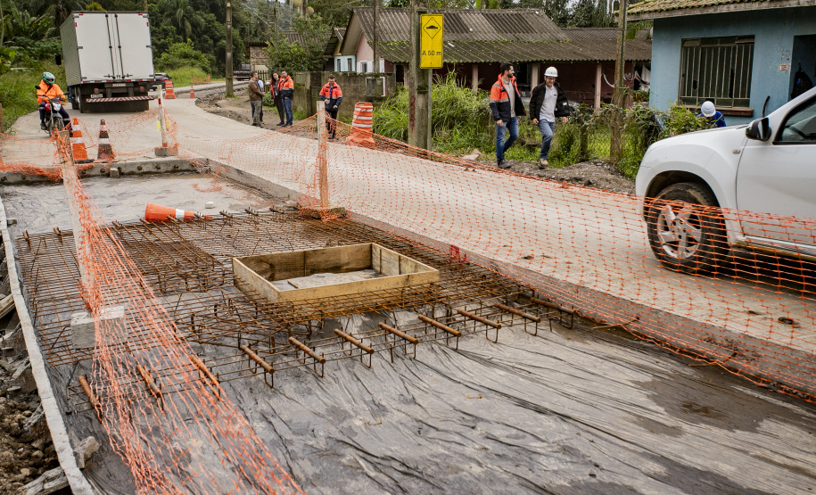 Obras de pavimentação em concreto em Antonina ultrapassam 90% de execução