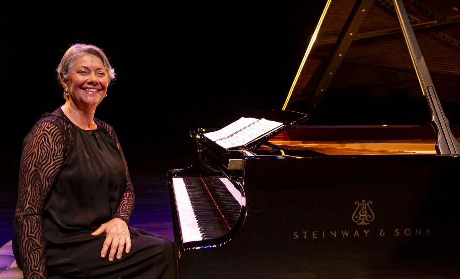 Concerto da Orquestra Sinfônica do Paraná celebra os 70 anos da pianista Analaura de Souza Pinto, uma das fundadoras da OSP