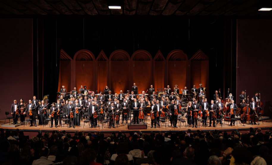 Concerto da Orquestra Sinfônica do Paraná celebra os 70 anos da pianista Analaura de Souza Pinto, uma das fundadoras da OSP