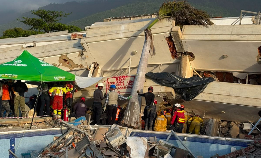 Brasil mantém força-tarefa dos bombeiros em busca de sobreviventes a dois dias do fim da janela de resgate