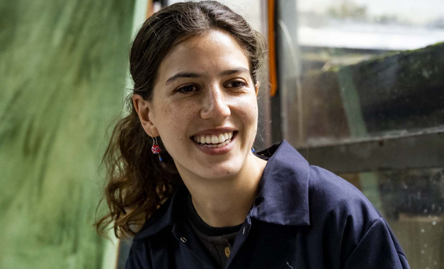Paisagem, memória e pertencimento: Conheça Aline Bittar Künzel, nova residente artística do Museu Casa Alfredo Andersen