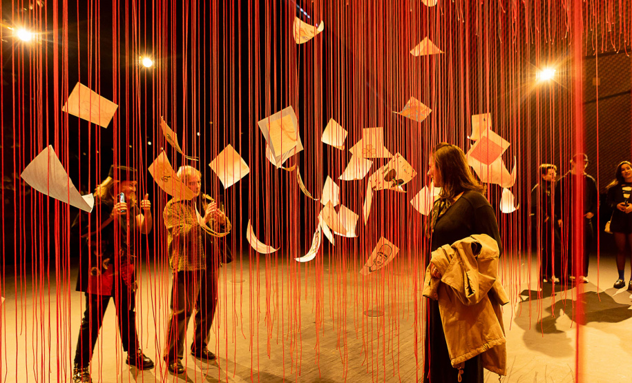 Obra de Chiharu Shiota inspira encontros do Arte para Maiores de se tembro