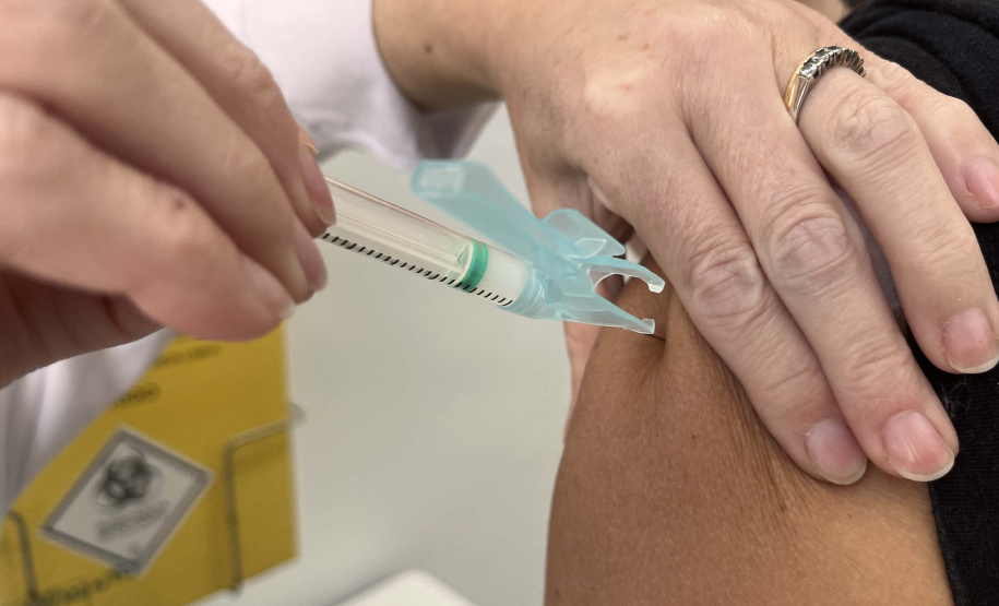 Dia D de Multivacinação aplica mais de 100 mil doses de vacinas no Paraná