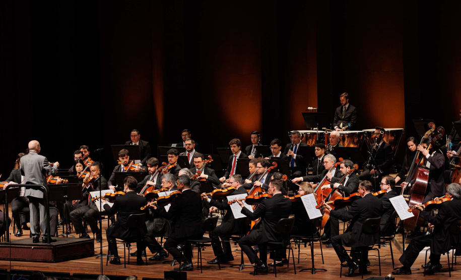 Orquestra Sinfônica do Paraná abre venda de ingressos para concerto com maestra britânica Catherine Larsen-Maguire
