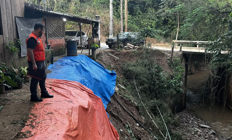 DEFESA CIVIL - Estado, União e municípios iniciam força-tarefa no levantamento de danos em Cerro Azul e Adrianópolis