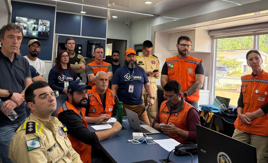 DEFESA CIVIL - Estado, União e municípios iniciam força-tarefa no levantamento de danos em Cerro Azul e Adrianópolis