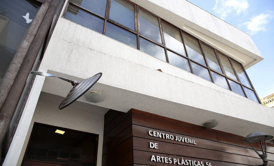 Centro Juvenil de Artes Plásticas abre inscrições para oficinas gratuitas de Moda e Cinema