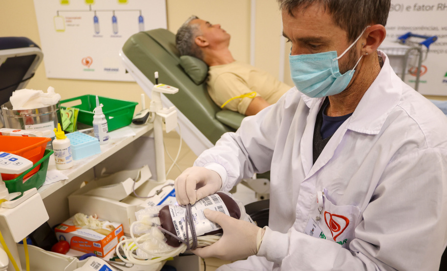 Hemepar reforça chamado para doadores de sangue dos tipos O positivo e O negativo