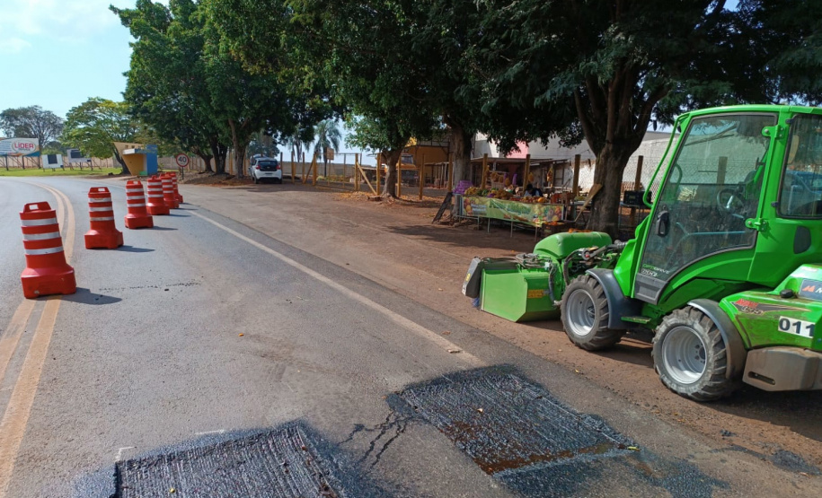 Serviços de conservação na PR-457 em São Pedro do Ivaí