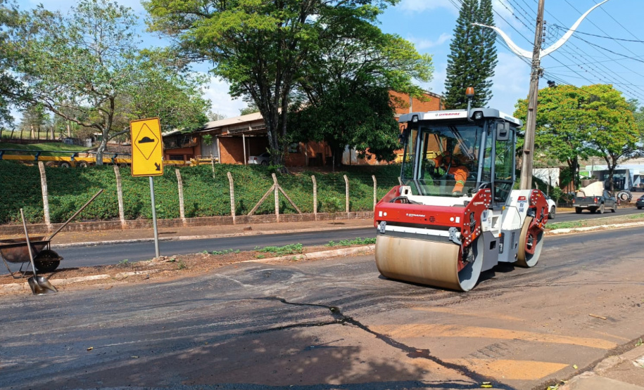 Serviços de conservação na PR-457 em São Pedro do Ivaí