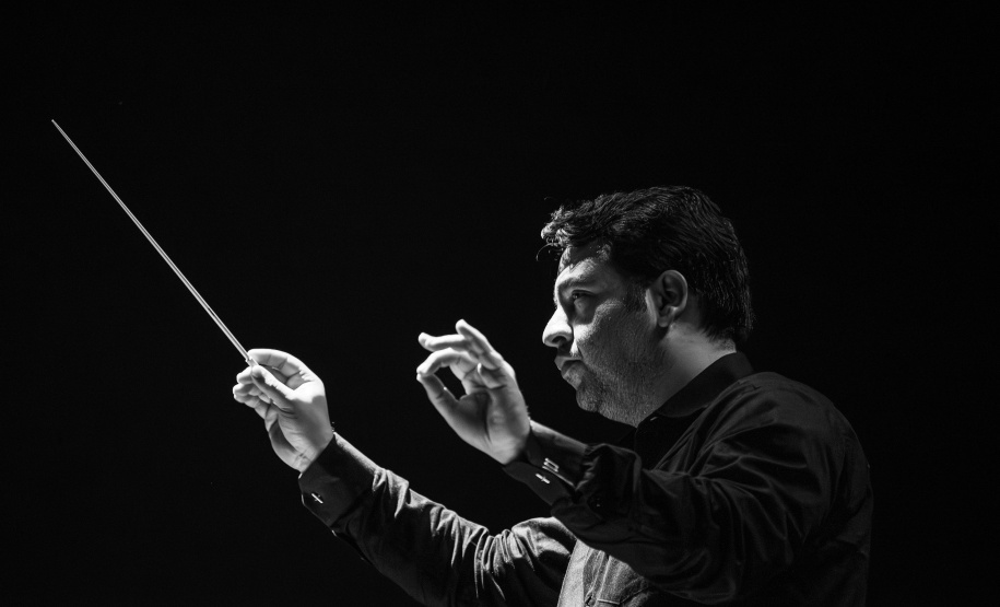 TEATRO GUAÍRA - Clássicos do romantismo serão destaque em concerto da Orquestra Sinfônica do Paraná no dia 20 de setembro: venda dos ingressos começa nesta quarta-feira