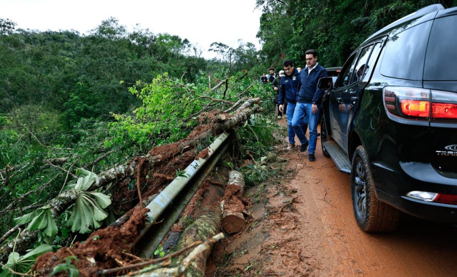 DESLIZAMENTO TERRA CHUVA